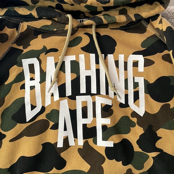 Bape hoodie - Picture 2 of 3